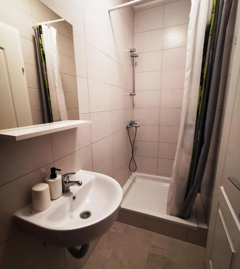 Vila Julija - Apartment & Rooms Otocsán Kültér fotó
