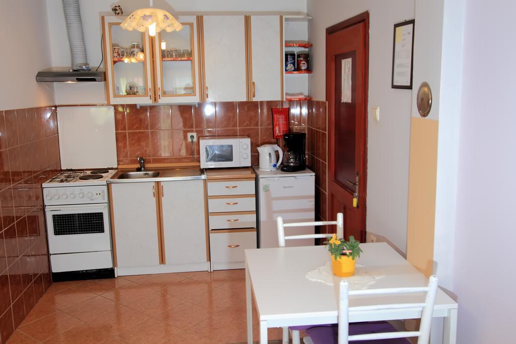 Vila Julija - Apartment & Rooms Otocsán Kültér fotó